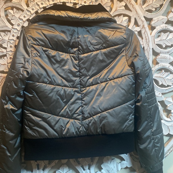 Gently used blanc Noir cropped jackete - Picture 7 of 8